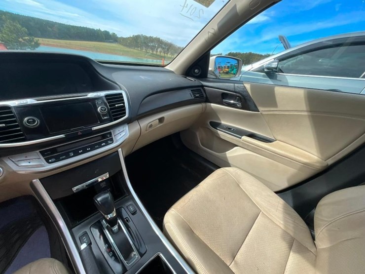 2014-honda-accord-(at,-v6,-3.5l,-miles-image-15