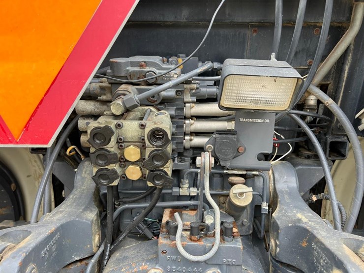 new-holland-8770-image-18