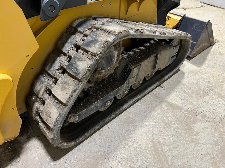 2018-deere-317g-image-17