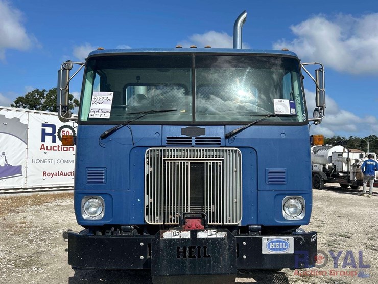 heil-28yd-side-loader-garbage-truck-image-23