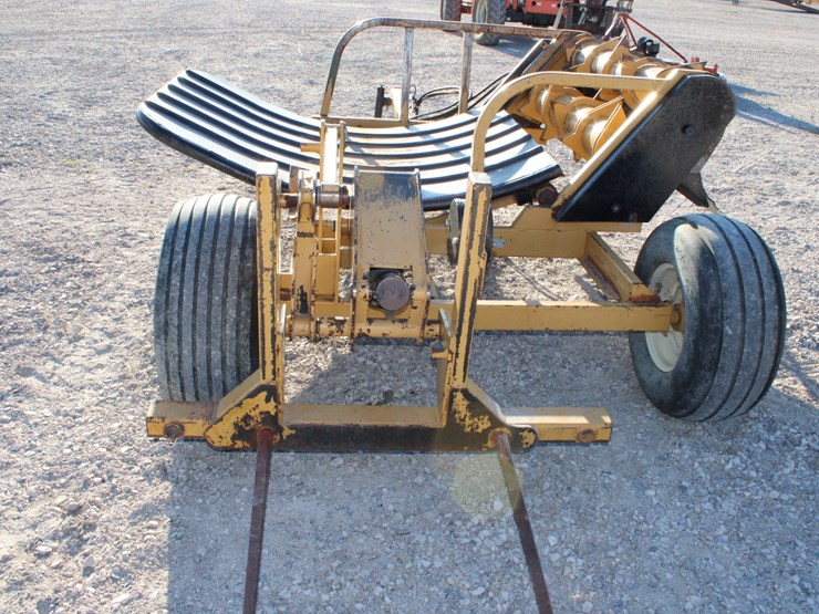 #2094-•-#2094-bf-5000-pull-type-round-bale-unroller-image-17