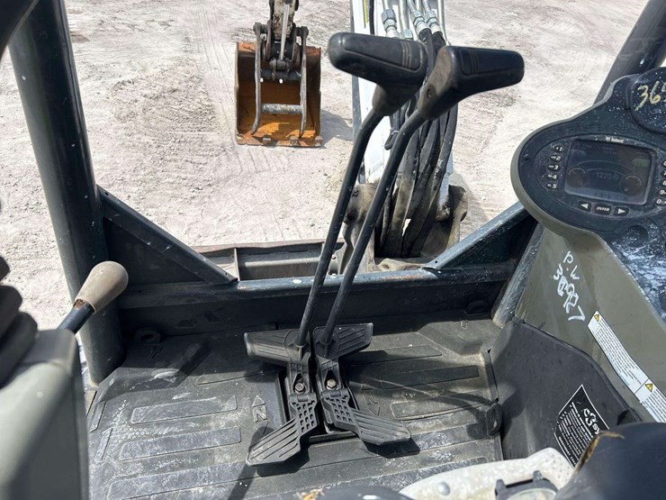 2019-bobcat-e32i-image-8