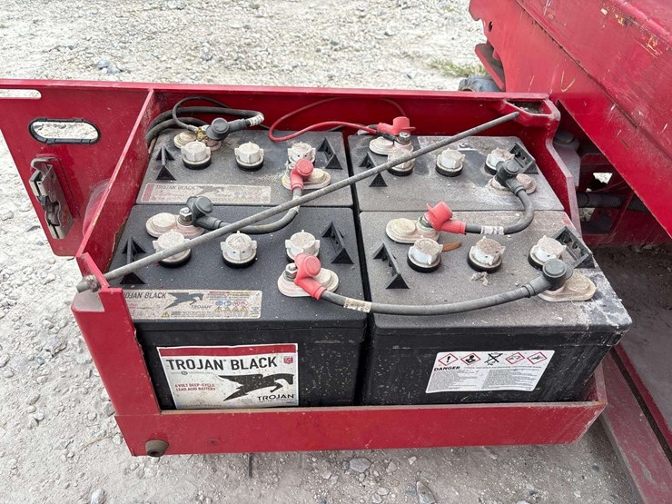 2017-mec-1930se-19ft-scissor-lift-image-9