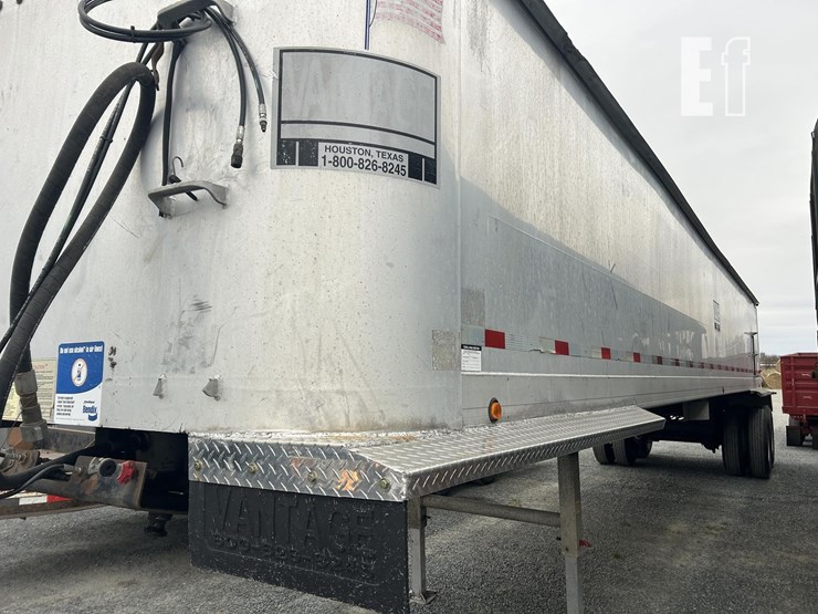 2002-vantage-39-ft-image-5