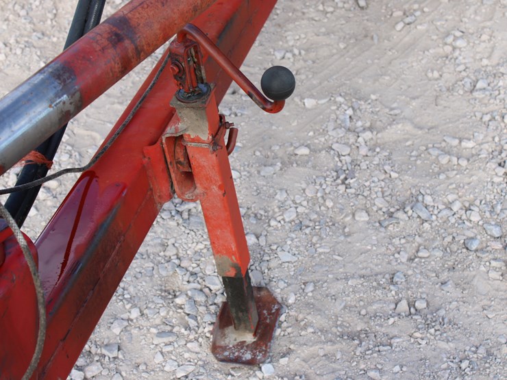 new-holland-315-image-9