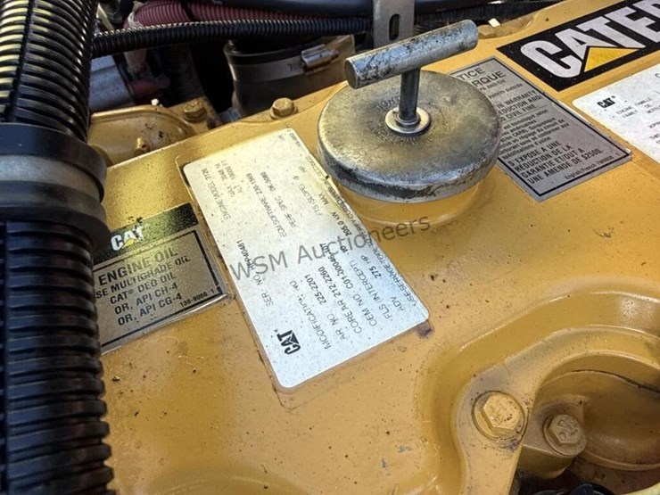 2004-freightliner-fl70-image-15