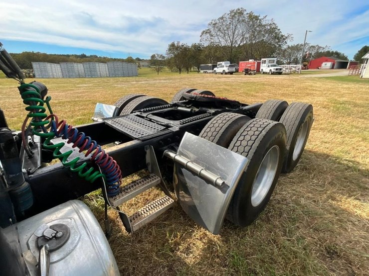 1998-peterbilt-379-image-8