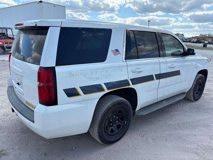 2016-chevrolet-tahoe-image-3