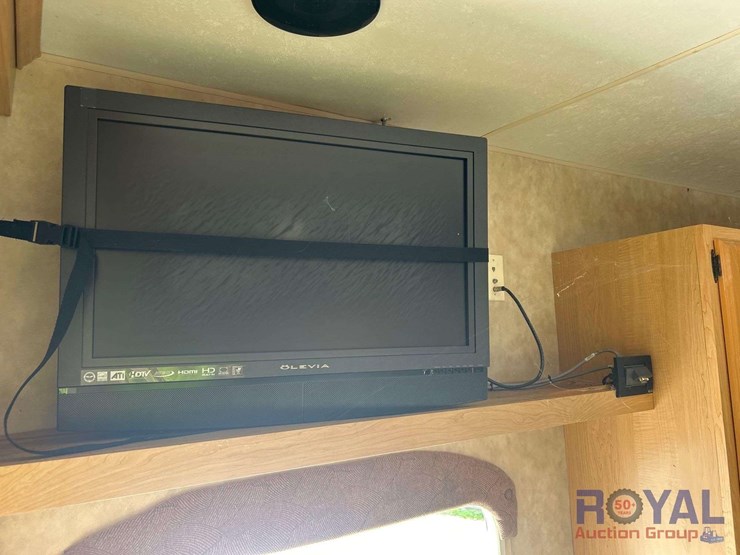 2008-41ft-kz-sportsman-police-bunk-5th-wheel-tri-axle-travel-trailer-image-19