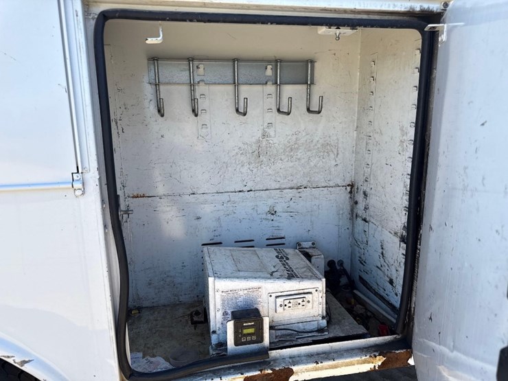 2017-ford-f450-xl-image-18