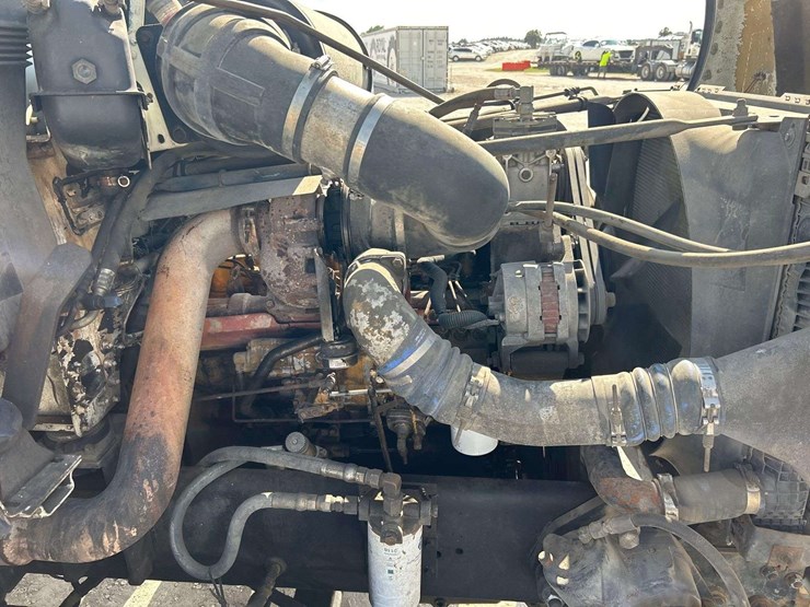 1996-freightliner-fld112sd-t/a-dump-truck-image-11