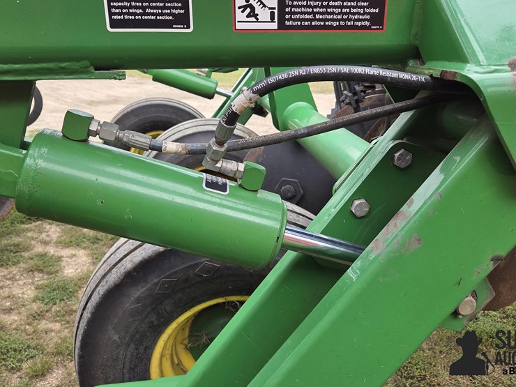 2011-john-deere-637-image-13