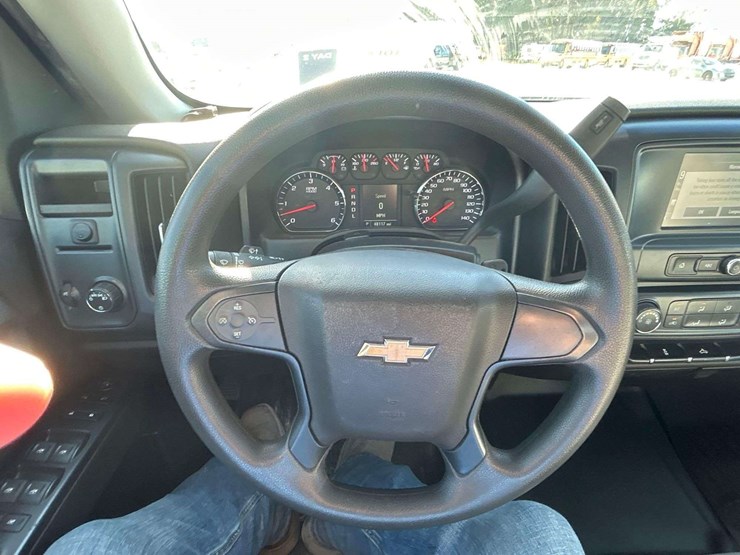 2018-chevrolet-1500-image-13