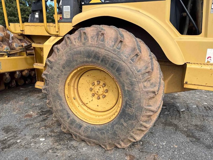 2001-caterpillar-cp-563d-image-9