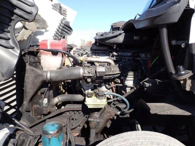 2016-freightliner-cascadia-t/a-hiway-tractor---day-image-23