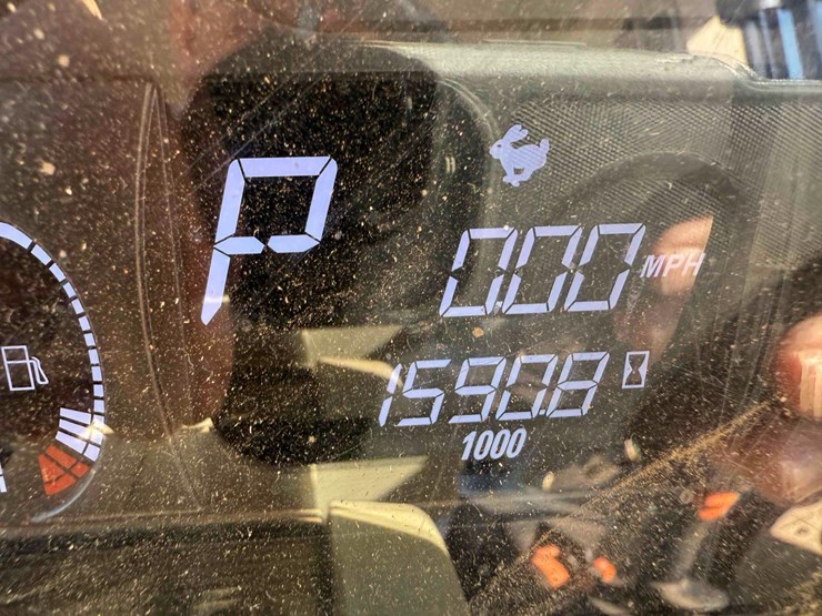 2021-massey-ferguson-7720s-dyna-6-tractor-image-11