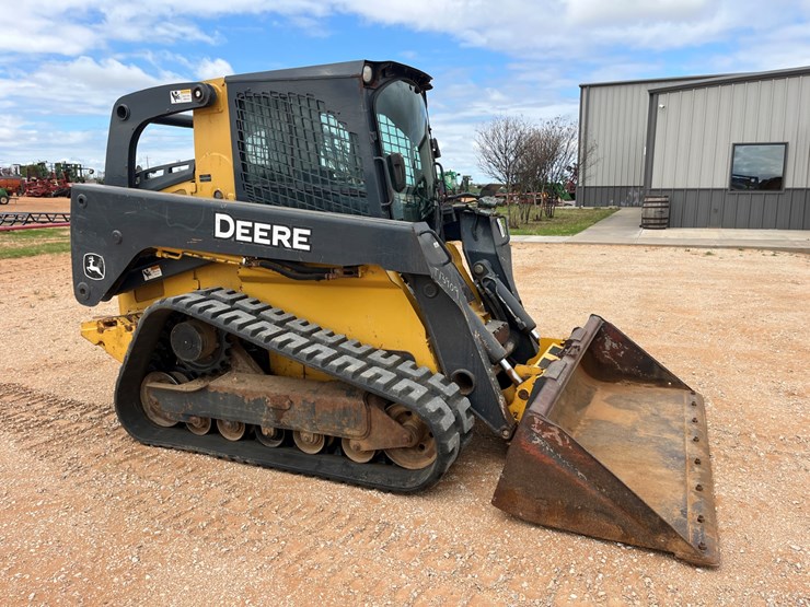 2010-deere-333d-image-5