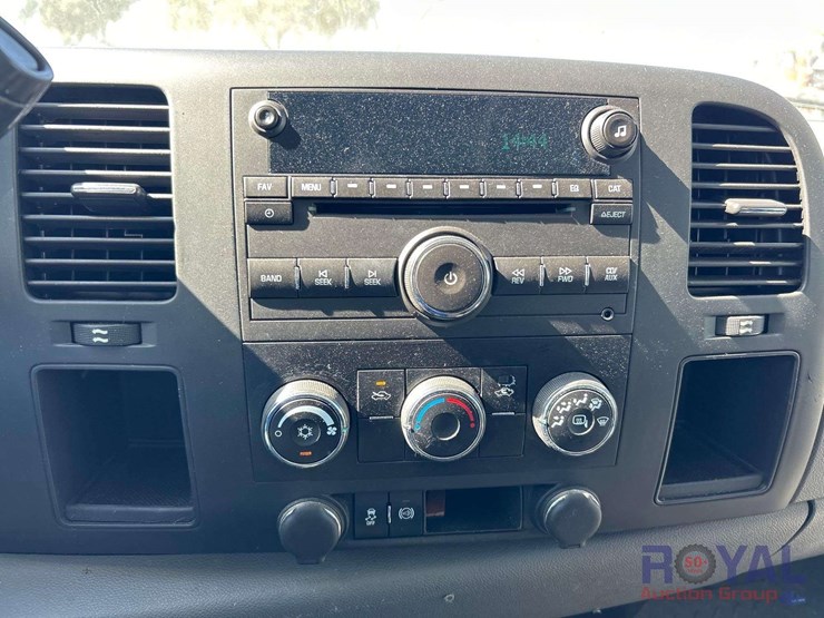 2013-chevrolet-silverado-3500-image-19