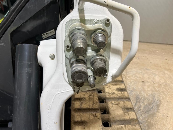 2023-bobcat-t86-image-11