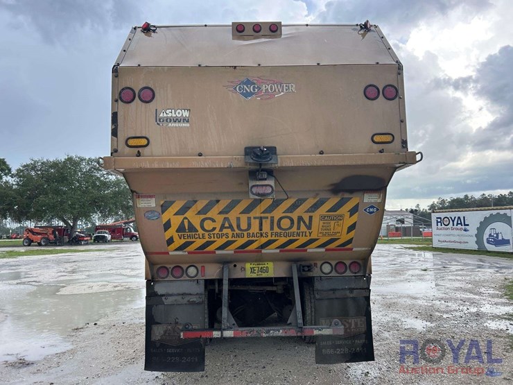 2016-peterbilt-320-image-28