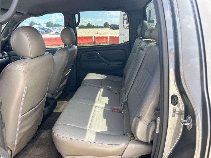 2005-toyota-tundra-image-18