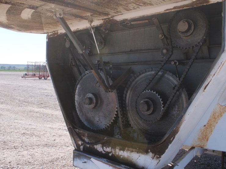 #2044-•-#2044---harsh-303h-feed-mixer-wagon-image-18