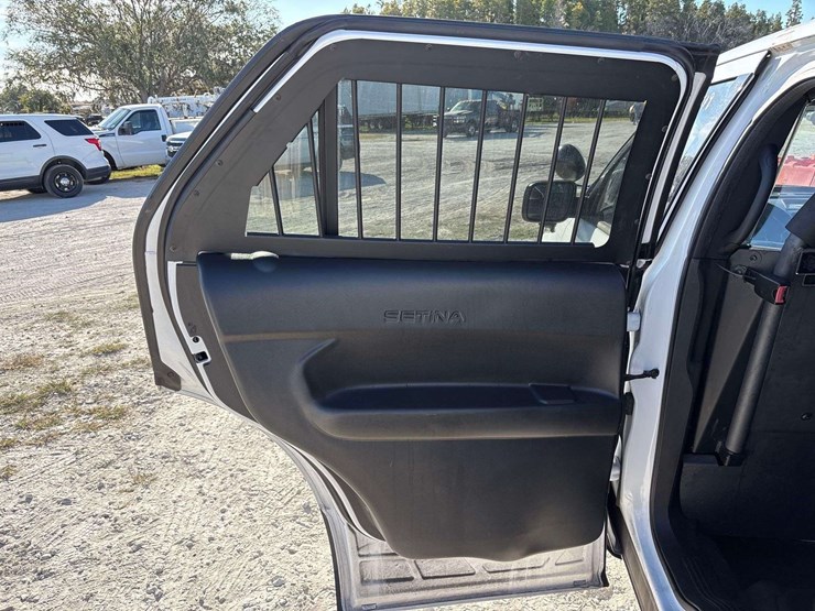 2018-ford-explorer-image-22