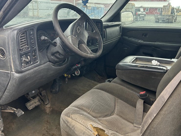 2003-chevrolet-silverado-2500-image-9