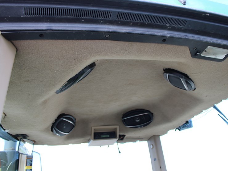 john-deere-8320-image-70