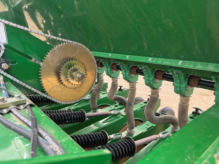 2018-great-plains-3s3000hd-image-22