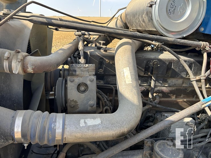 1995-freightliner-fld112-image-48