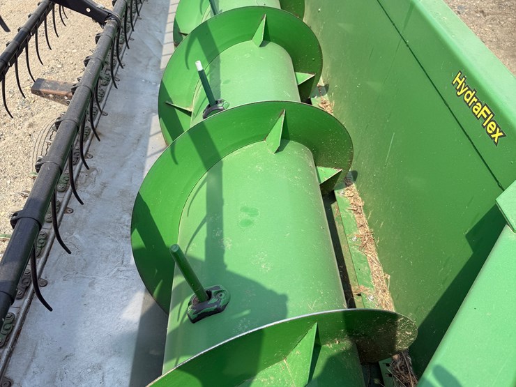 2013-john-deere-635f-image-5