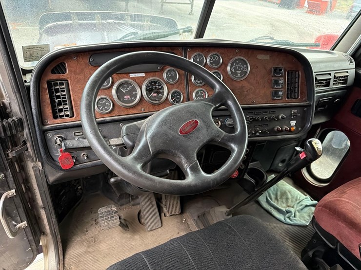 2003-peterbilt-357-image-22