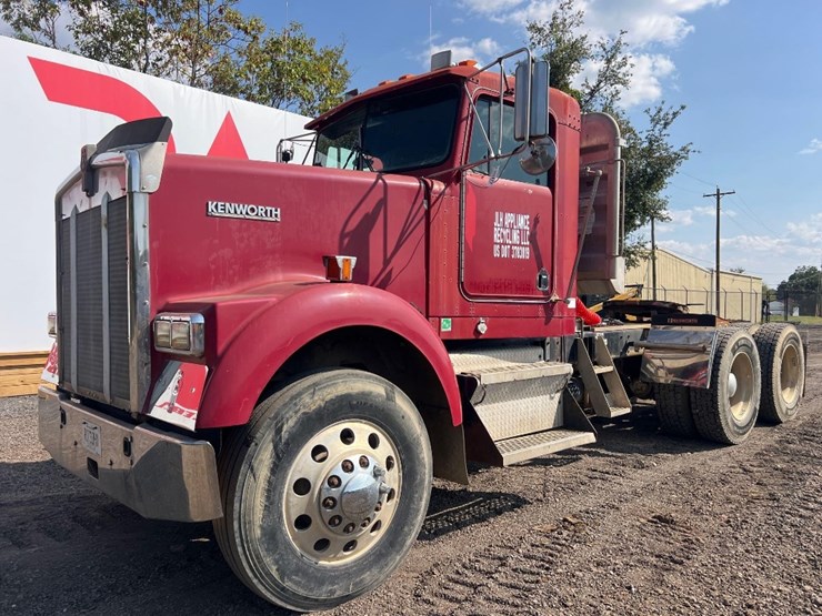 kenworth-t/a-day-cab-road-tractor-image-8