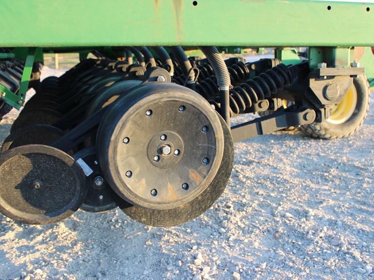 john-deere-1590-image-30