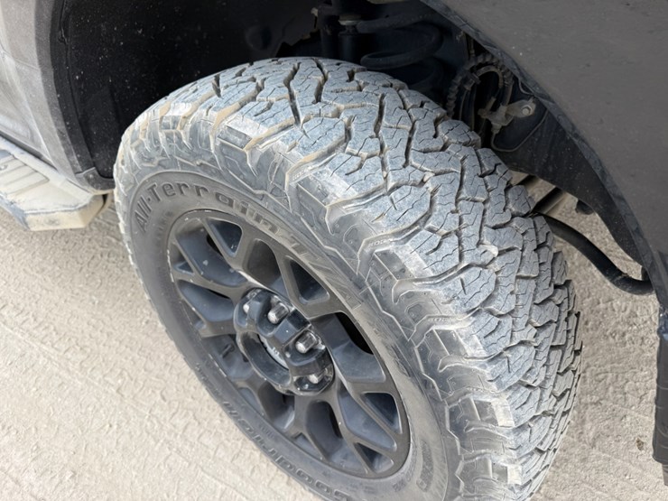 2021-ford-f250-image-11