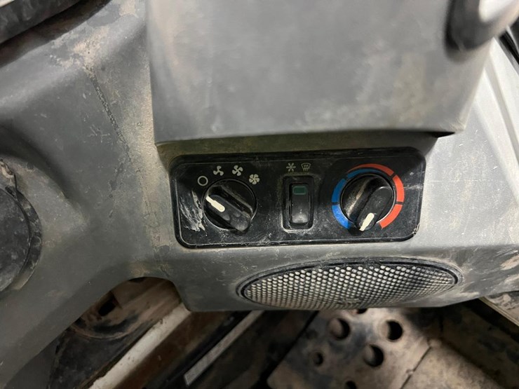 2018-bobcat-t595-image-25