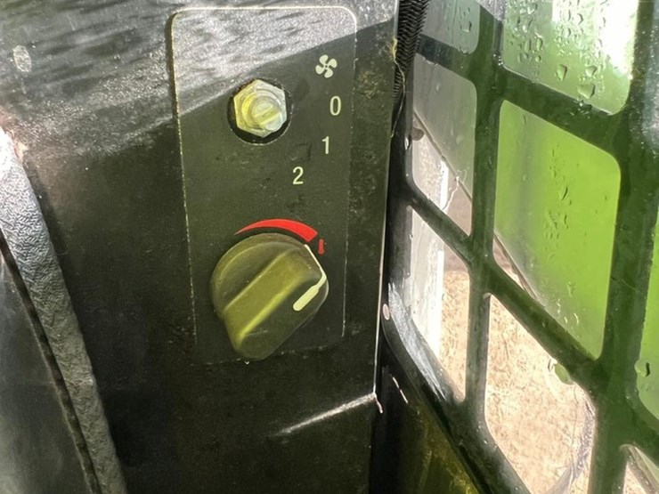 2017-bobcat-s70-image-24