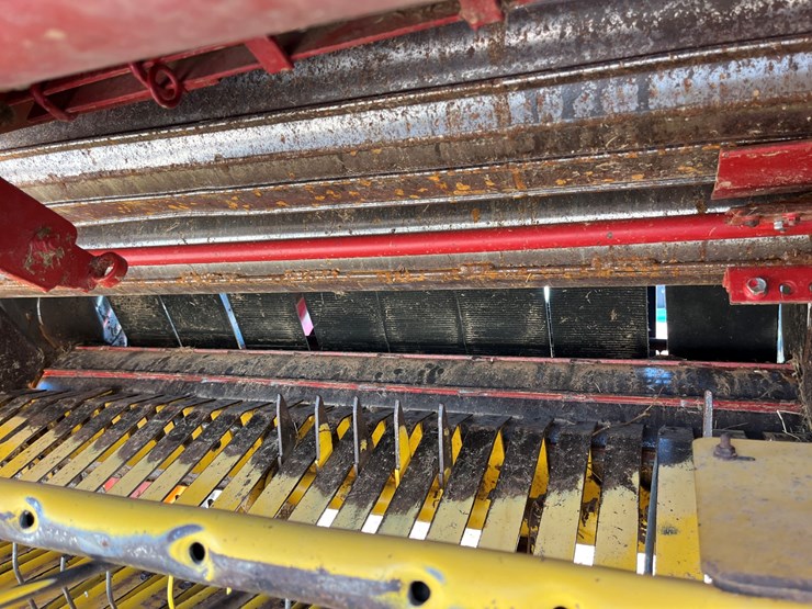 new-holland-br7090-image-4