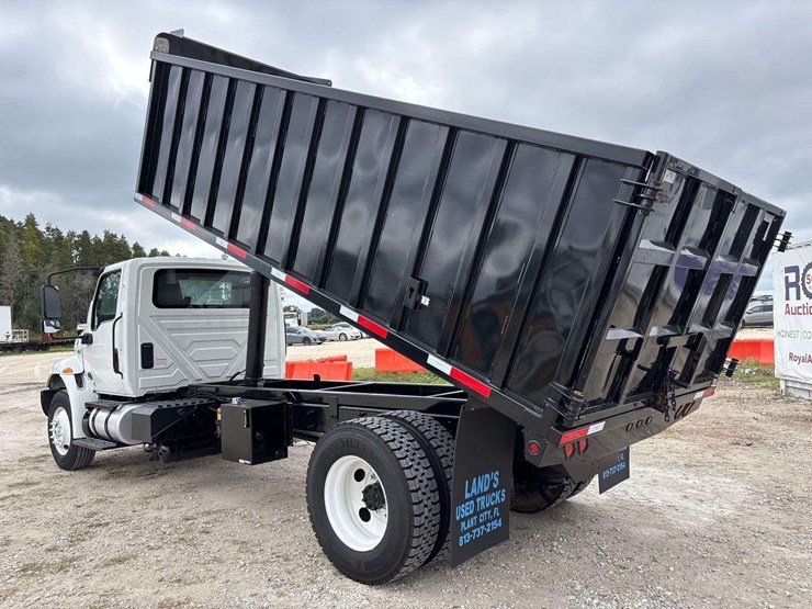 2020-international-mv607-16ft-morgan-dump-truck-image-4