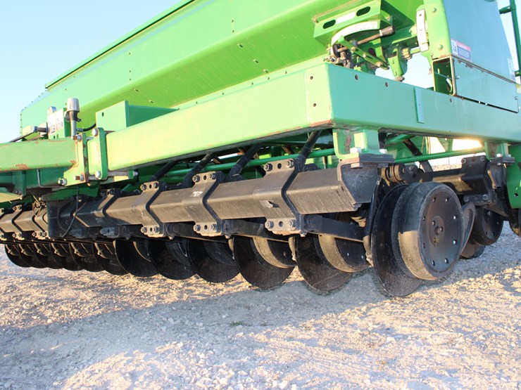 john-deere-1590-image-15