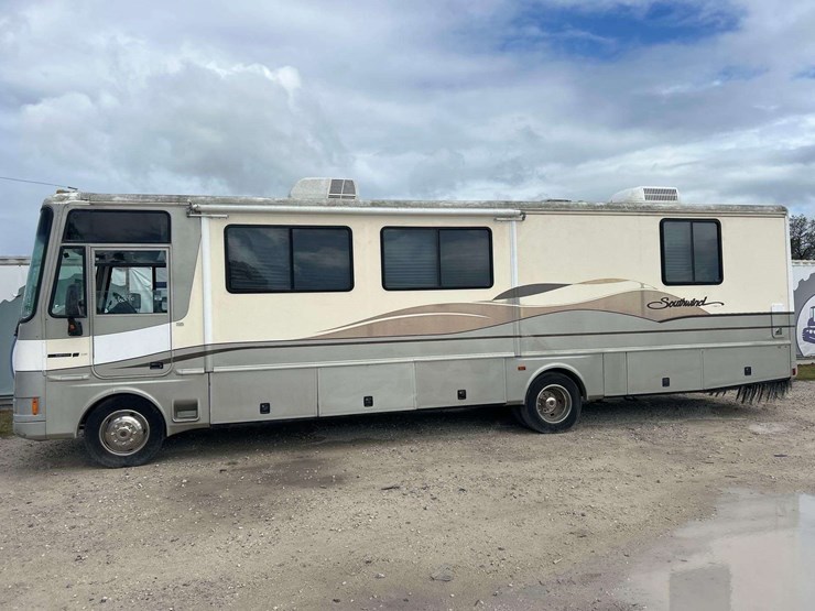 1999-southwind-fleetwood-34n-34ft-class-a-motorhome-image-20