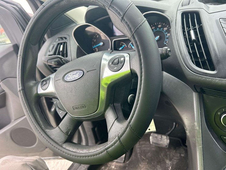 2015-ford-escape-image-13