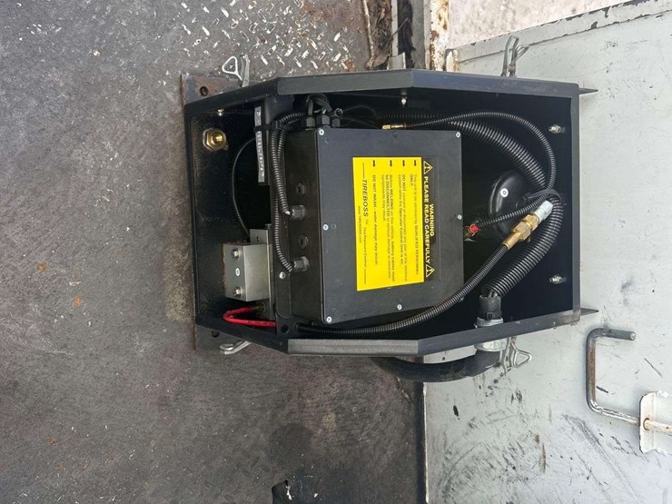 2016-freightliner-m2-106-altec-am50-50ft-bucket-truck-image-47