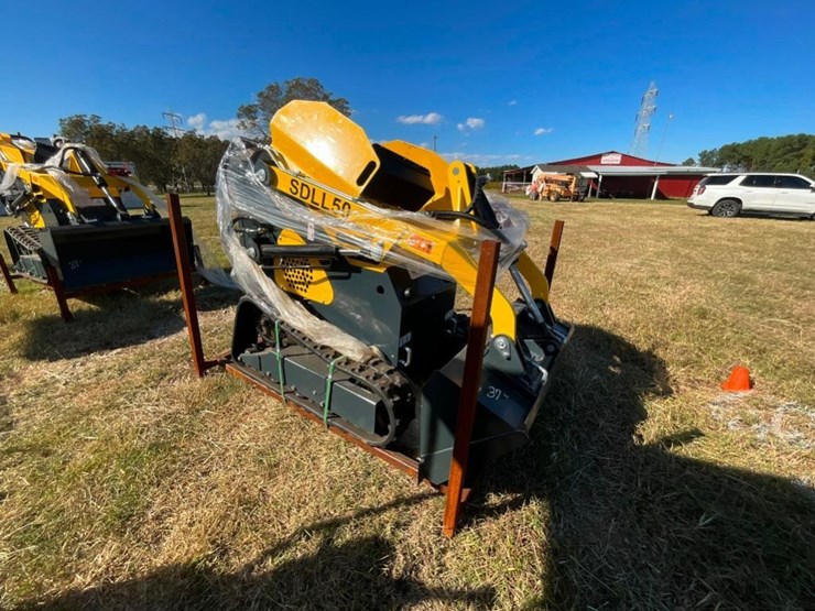 unused-sdll50-ride-on-mini-skid-steer-track-image-3