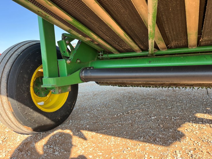 2007-john-deere-568-image-14