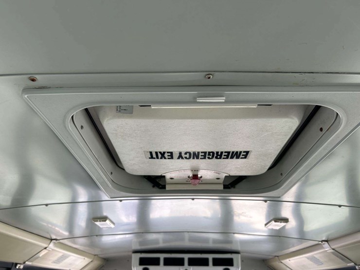 2007-freightliner-b2-image-23