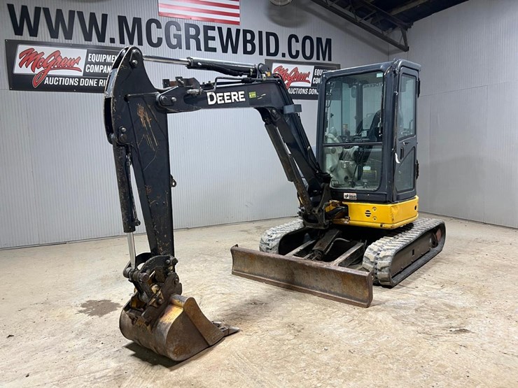 2015-deere-35g-image-2