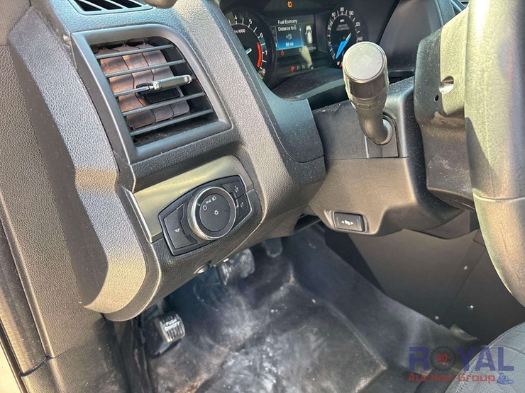 2018-ford-explorer-image-14