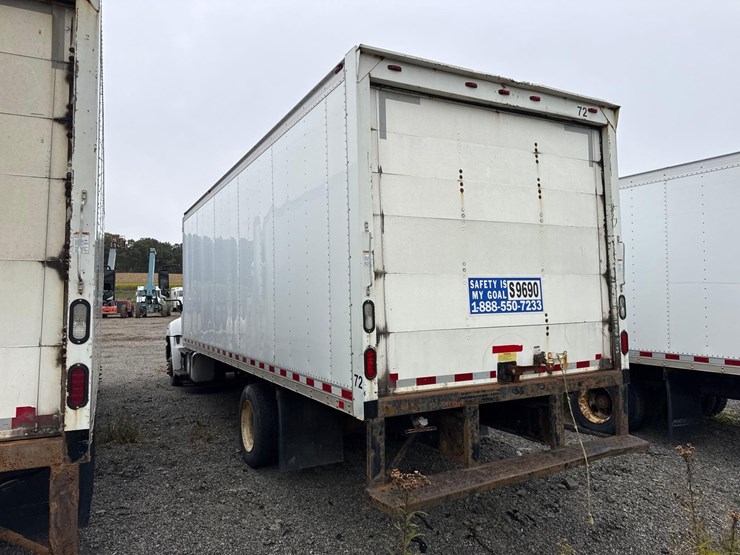 2016-hino-268-image-4